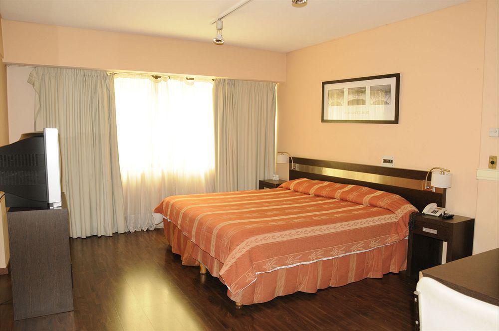 Up Viamonte Hotel Buenos Aires Room photo